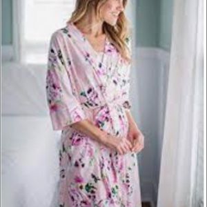 Maternity robe and nightgown